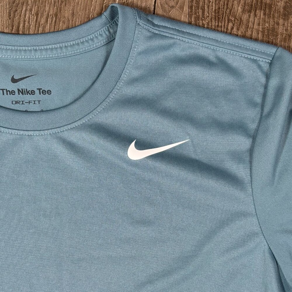 Nike The Nike Tee DRI-FIT T-Shirt - Picture 3 of 10